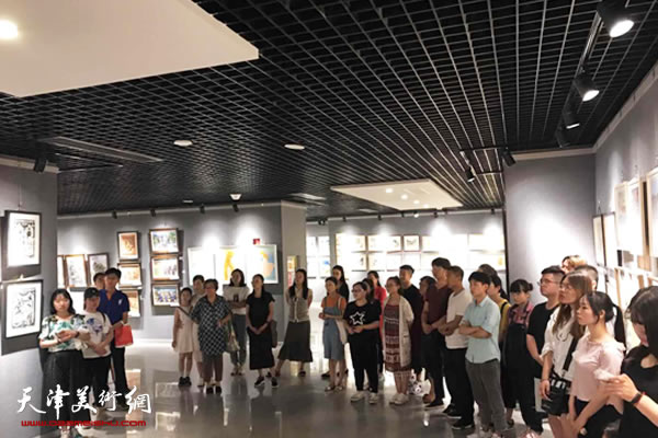 ������׽������������Ʒչ�ں�ƽ�Ļ�����չ