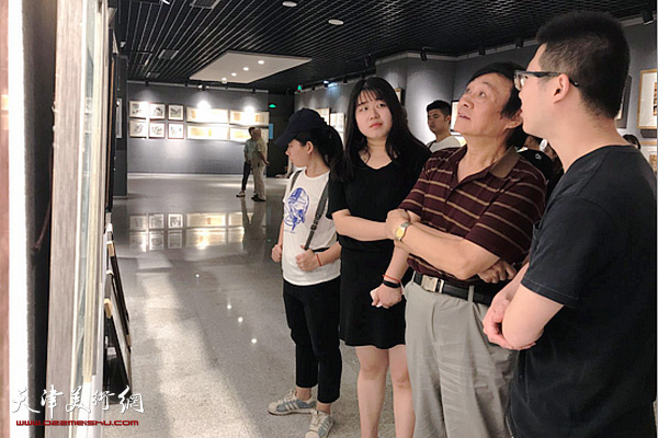 ������׽������������Ʒչ�ں�ƽ�Ļ�����չ