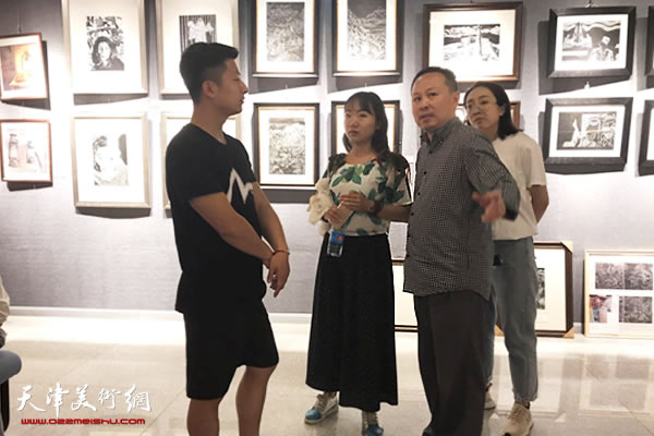 ������׽������������Ʒչ�ں�ƽ�Ļ�����չ